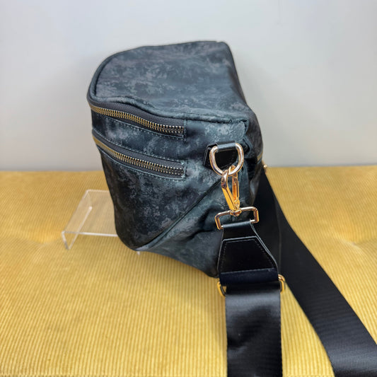 The Roni Nylon Crossbody - Dark Grey / Black Acid Wash
