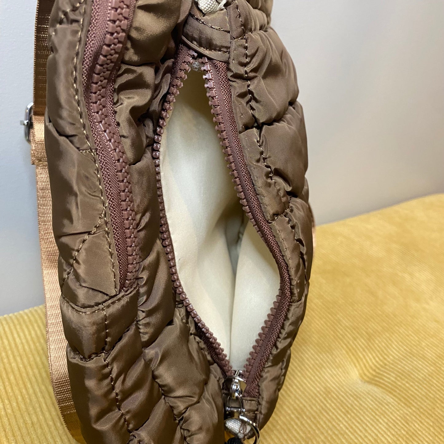 Sarah - Puffer Sling XL