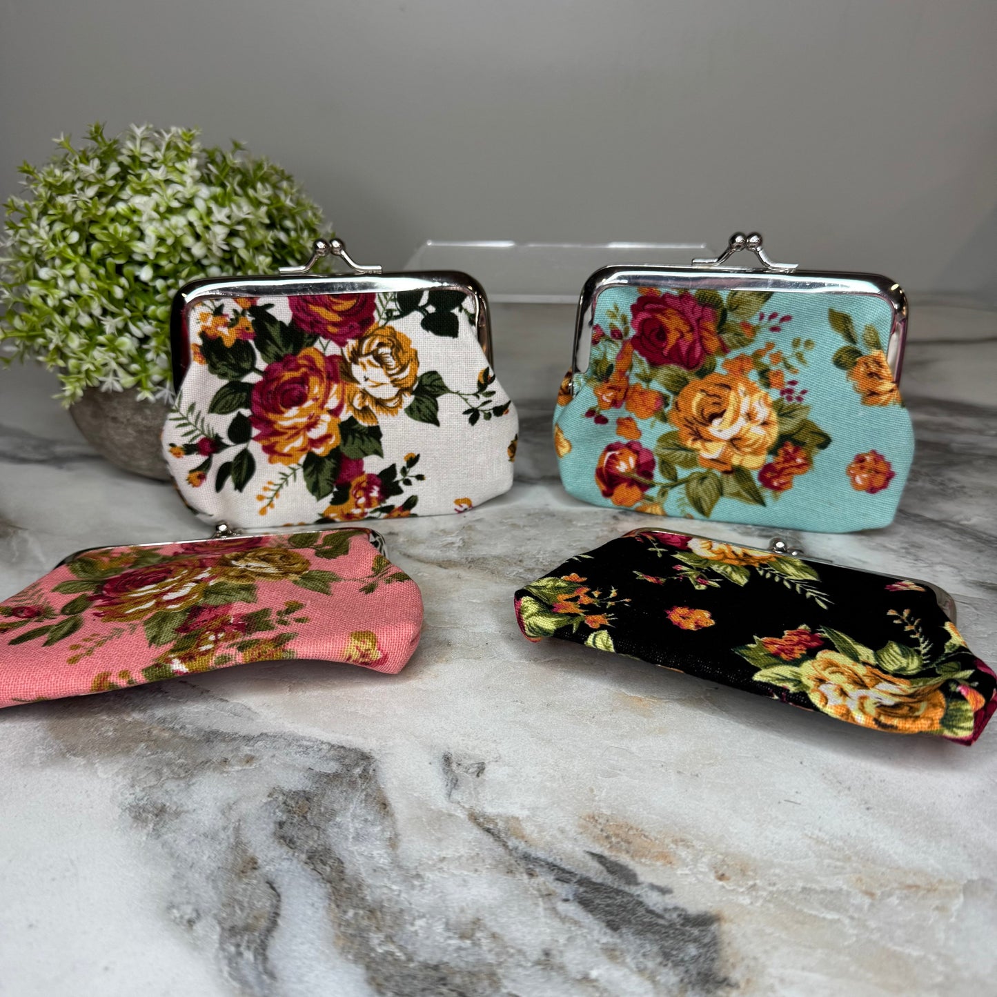 Clamshell Coin Purse Wallet (Medium) - Floral